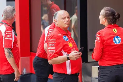 F1. "La fisica del motore non sar&agrave; pi&ugrave; un problema, la pressione &egrave; su Mercedes": Vasseur carica la Ferrari. Ecco perch&eacute; la SF-26 pu&ograve; vincere in Ungheria