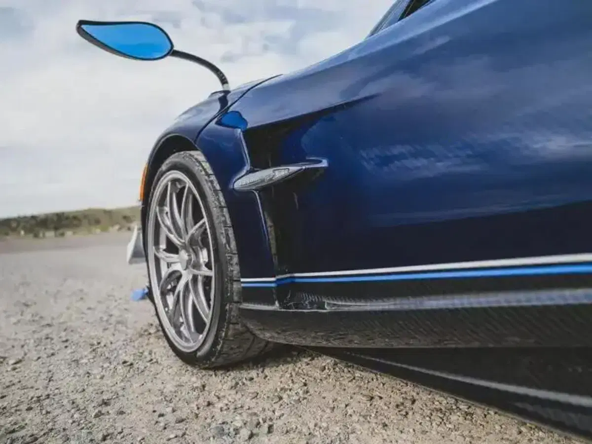 Pagani Huayra Roadster Executor: la prima con cambio manuale va all'asta e può superare i 7 milioni (10)