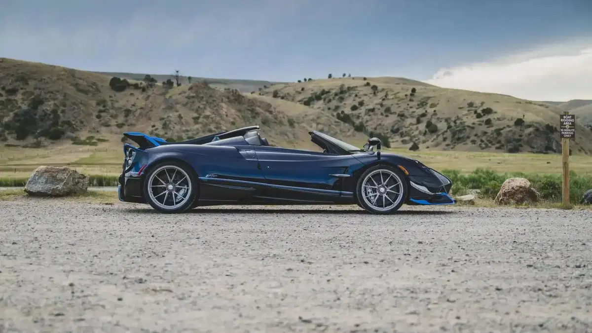 Pagani Huayra Roadster Executor: la prima con cambio manuale va all'asta e può superare i 7 milioni (11)