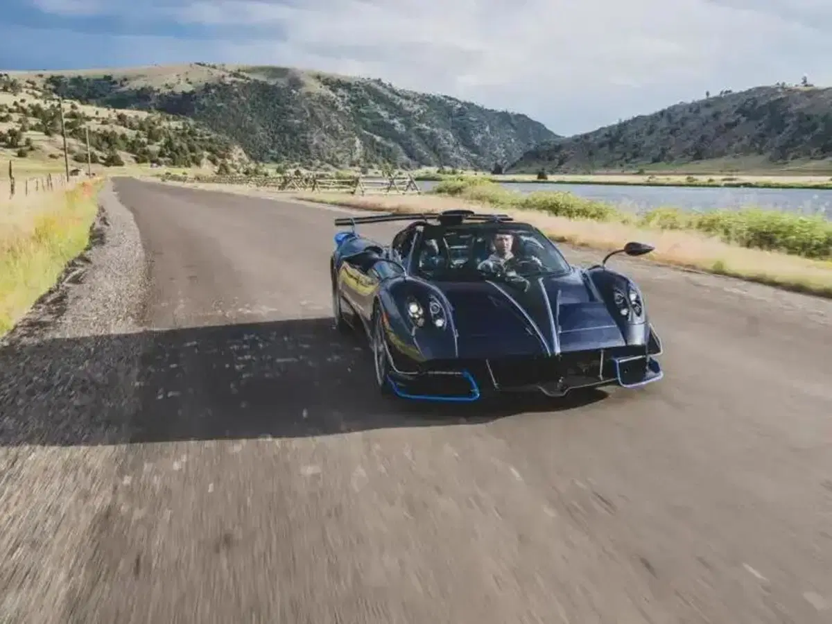 Pagani Huayra Roadster Executor: la prima con cambio manuale va all'asta e può superare i 7 milioni (15)