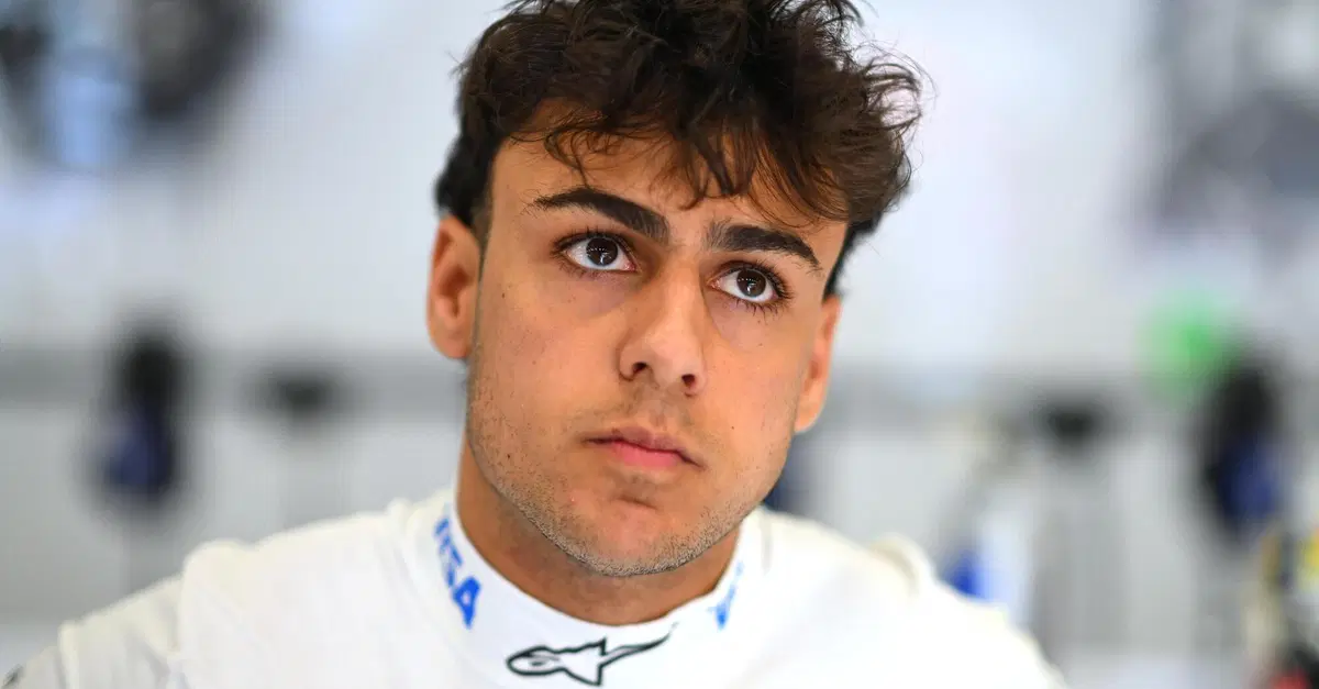 "Volare in economy? Preferisco risparmiare. F1 2026? Uguale per me o per Hamilton": la confessione di Lindblad in Ungheria