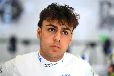 "Volare in economy? Preferisco risparmiare. F1 2026? Uguale per me o per Hamilton": la confessione di Lindblad in Ungheria