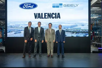 Ford e Geely, alleanza storica a Valencia: nuova joint venture per salvare l'impianto e aggirare i dazi