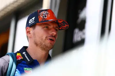 "Potrei smettere anche io, cos&igrave; &egrave; dura per un vero pilota": Verstappen difende Alonso e attacca (ancora) la F1 2026