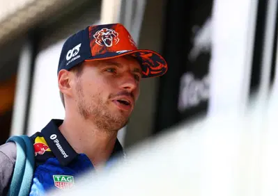 Potrei smettere anche io, così è dura per un vero pilota: Verstappen difende Alonso e attacca (ancora) la F1 2026