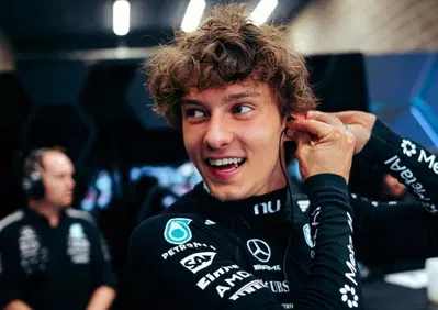 F1. “Non parto da favorito? Meglio così”: Andrea Kimi Antonelli vuole sfatare il pronostico in Ungheria. E dei problemi di Russell dice…
