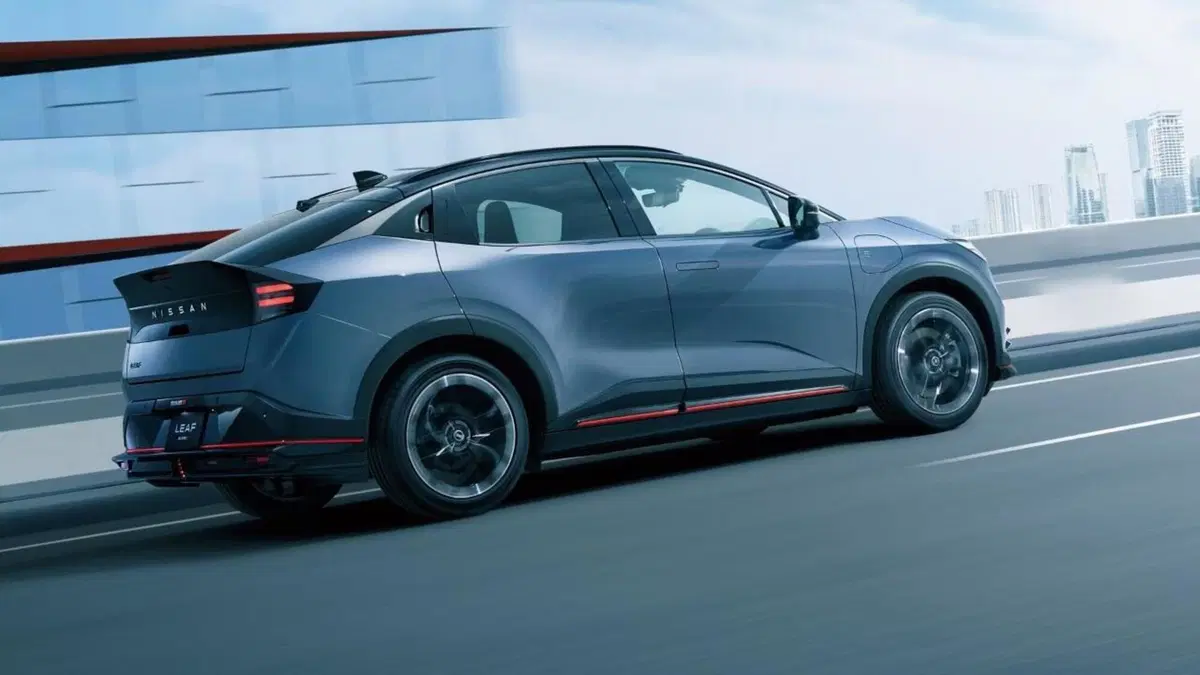 Nissan Leaf Nismo: la compatta elettrica si fa sportiva con fino a 218 CV