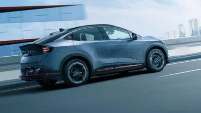 Nissan Leaf Nismo: la compatta elettrica si fa sportiva con fino a 218 CV