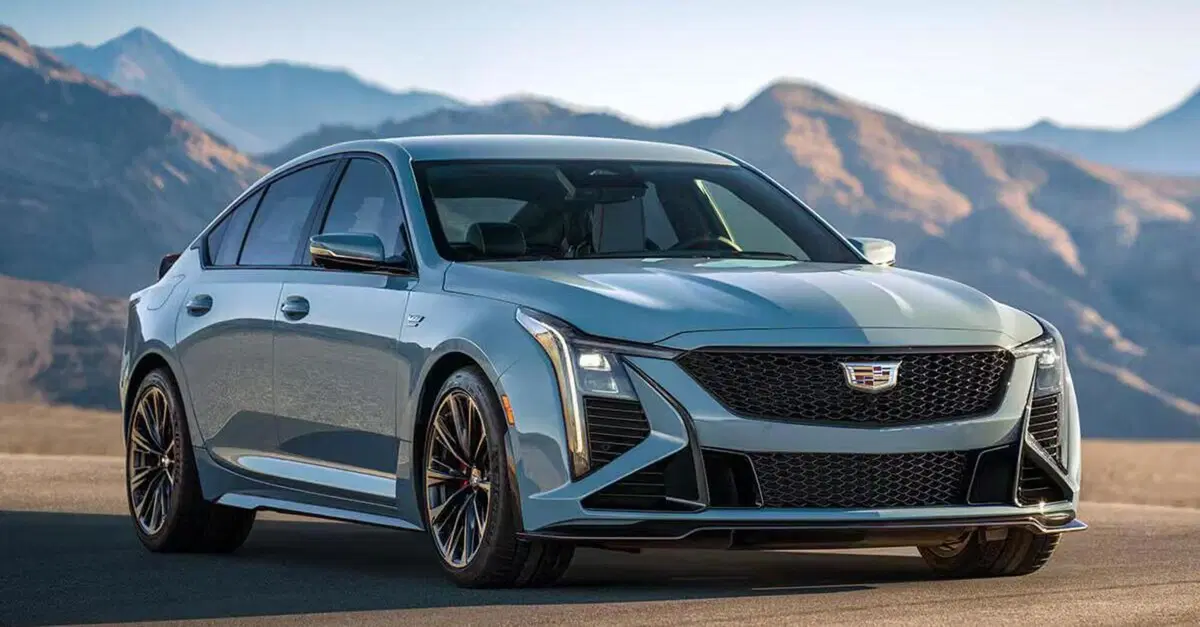 Cadillac rilancia la CT5-V: torna il V8 aspirato con cambio manuale. In America ascoltano ancora gli