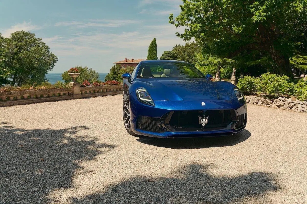 Maserati GranTurismo e GranCabrio MY27: la nuova era del Tridente tra tradizione e elettrificazione (2)