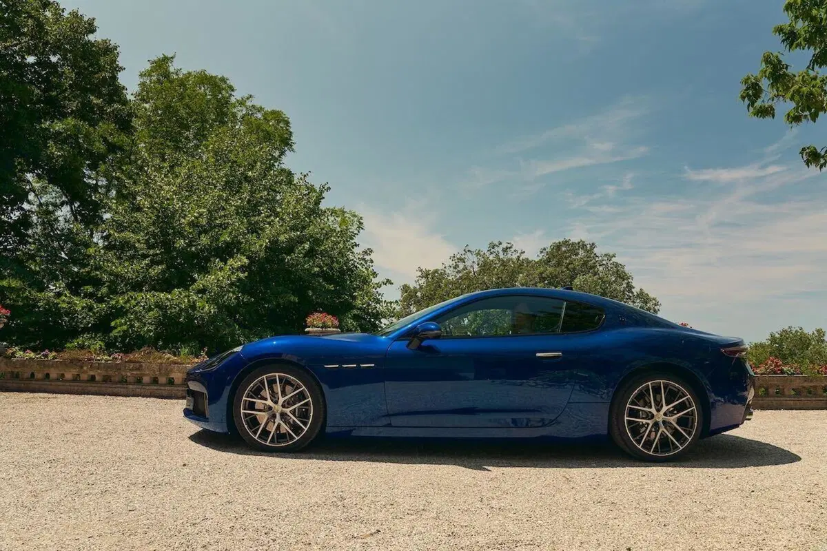 Maserati GranTurismo e GranCabrio MY27: la nuova era del Tridente tra tradizione e elettrificazione (3)