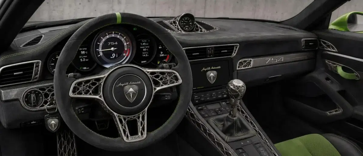 La Porsche 911 che non ti aspetti: motore centrale, 800 CV e solo 1.100 kg (6)