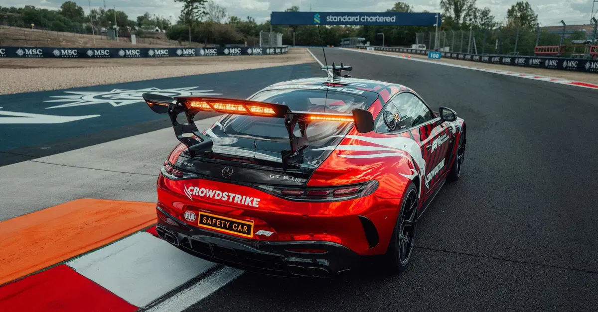 Formula 1, ecco la nuova Safety Car: addio lampeggiante sul tetto, arriva un sistema integrato