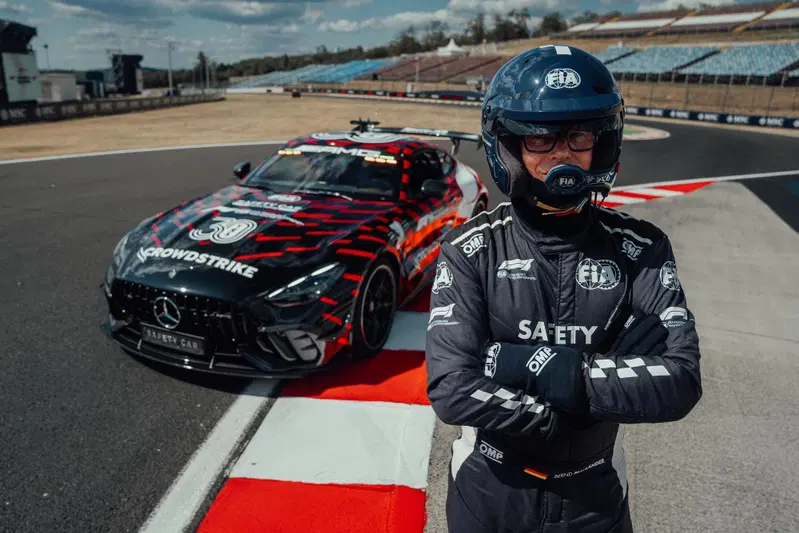Bernd Mayl&auml;nder con la nuova Safety Car