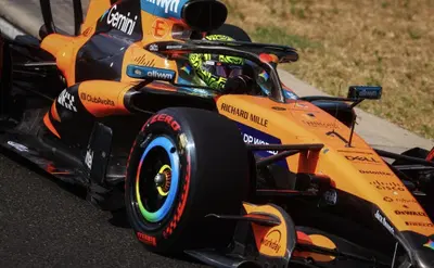 F1. Hamilton esulta in pit-lane, ma Norris gli strappa la pole per 12 millesimi! L'ombra delle penalit&agrave; nelle qualifiche del GP d'Ungheria 2026