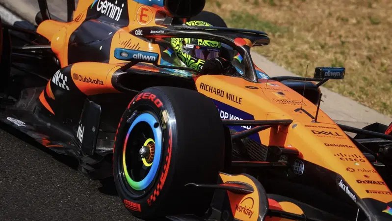 F1. Hamilton (penalizzato) esulta in pit-lane, ma Norris gli strappa la pole per 12 millesimi! L'ombra delle penalit&agrave; nelle qualifiche del GP d'Ungheria 2026