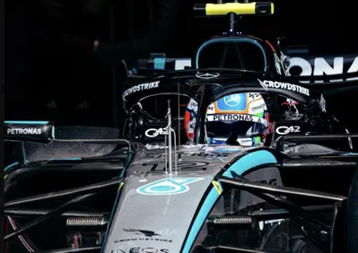 F1. Ferrari e McLaren volano con i nuovi pezzi, noi fermi da tempo: la verità di Antonelli sulla Mercedes in qualifica in Ungheria. E arriva anche la penalità