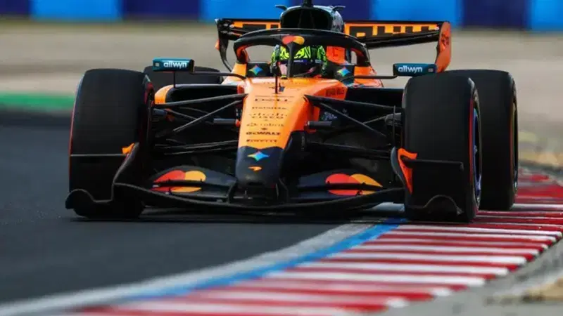 F1, Sorpasso capolavoro di Verstappen e ritiro di Piastri: il GP d'Ungheria premia la McLaren di Norris. Antonelli 3&deg; davanti al dramma Ferrari