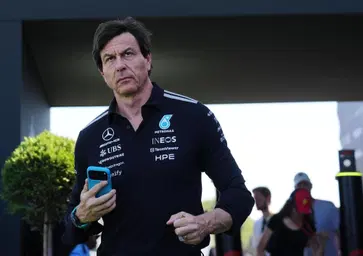 F1. I piloti promossi, la squadra no: Wolff punge la Mercedes su affidabilità e aggiornamenti, ma Antonelli vola in vacanza da leader