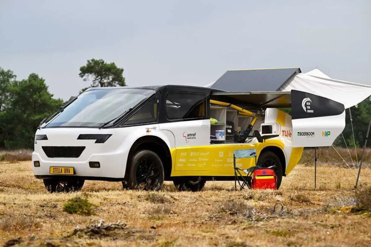 Ecco la prima ambulanza al mondo che va a energia solare: con un giorno di sole percorre 715 chilometri