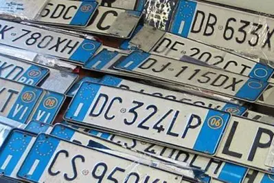 Targhe automobilistiche: ecco perch&eacute; alcune lettere dell'alfabeto sono state bandite in Italia (e nel mondo)