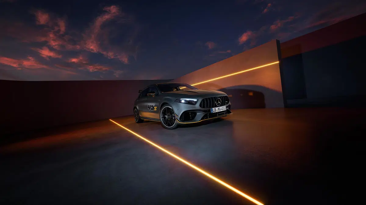 Mercedes-AMG A 45 S Final Edition: addio alla hyper hatch da 421 CV con motore termico