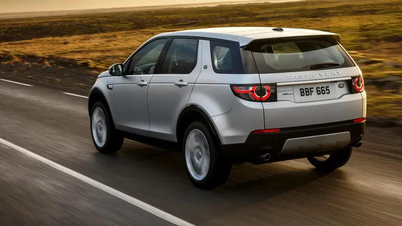 Land Rover Discovery Sport, fine produzione a dicembre 2026: addio dopo 11 anni