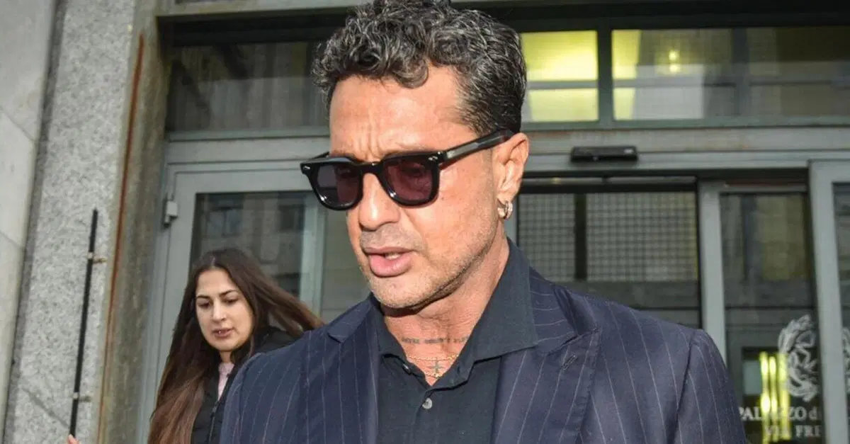 Jeep abbandonata in autostrada senza benzina: ecco la cifra che dovr&agrave; pagare Fabrizio Corona