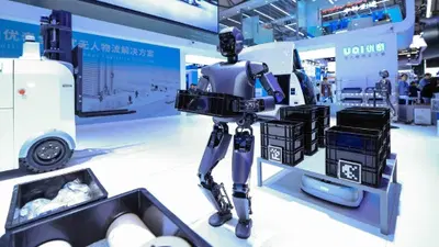 BYD presenta il suo primo robot umanoide: rivoluzione utile o semplice esercizio tecnologico?
