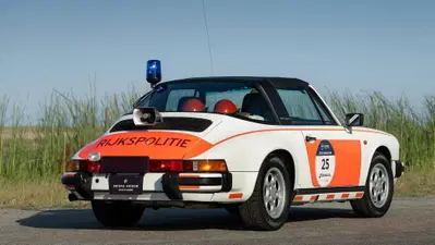 Porsche 911 Targa della polizia olandese all'asta: il prezzo supera i 110.000 euro