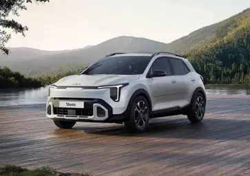 Kia Stonic 2026: un design tutto nuovo per riprendersi il trono dei B-SUV (da meno di 17.000 euro) [VIDEO]