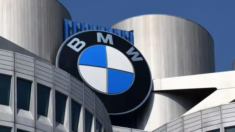 BMW, maxi-richiamo per oltre 740.000 auto per rischio incendio: la lista dei modelli coinvolti