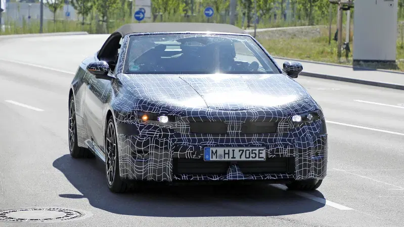 BMW i4 Cabrio: elettrica, scoperta e pronta per il futuro