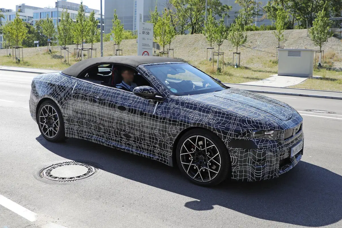 BMW i4 Cabrio: elettrica, scoperta e pronta per il futuro (5)