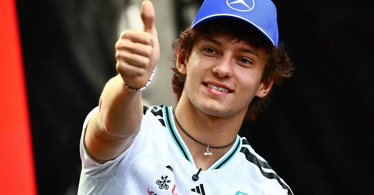 F1. "Pensa quanto &egrave; sveglia": Antonelli svela il 'business' di sua sorella Maggie con le sue cartoline firmate