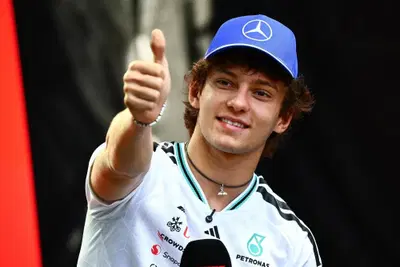 F1. "Pensa quanto &egrave; sveglia": Antonelli svela il 'business' di sua sorella Maggie con le sue cartoline firmate