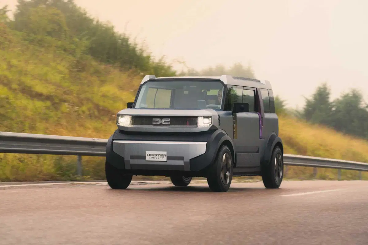 Dacia Hipster, la mini elettrica da 13.000 euro esce allo scoperto: 4 posti e si guida a 16 anni (5)
