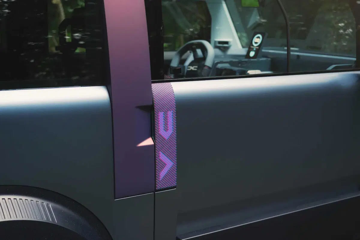 Dacia Hipster, la mini elettrica da 13.000 euro esce allo scoperto: 4 posti e si guida a 16 anni (10)