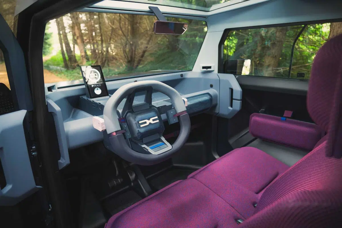 Dacia Hipster, la mini elettrica da 13.000 euro esce allo scoperto: 4 posti e si guida a 16 anni (20)