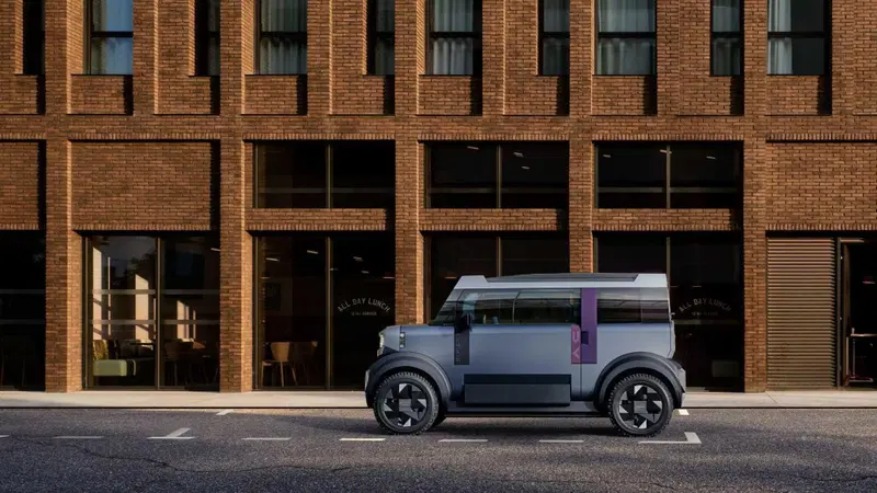 Dacia Hipster di profilo