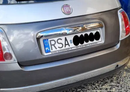 Napoli, la truffa delle targhe polacche: il trucco per l'assicurazione che allarma Varsavia