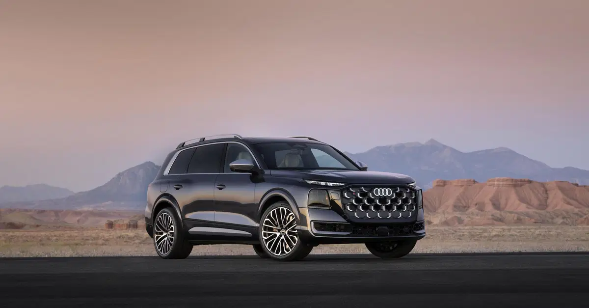 Audi Q9, il nuovo SUV ammiraglia debutta con 7 posti, lusso e tecnologia: &egrave; la pi&ugrave; grande Audi di se
