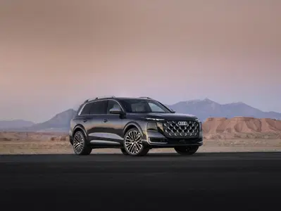 Audi Q9, il nuovo SUV ammiraglia debutta con 7 posti, lusso e tecnologia: &egrave; la pi&ugrave; grande Audi di se