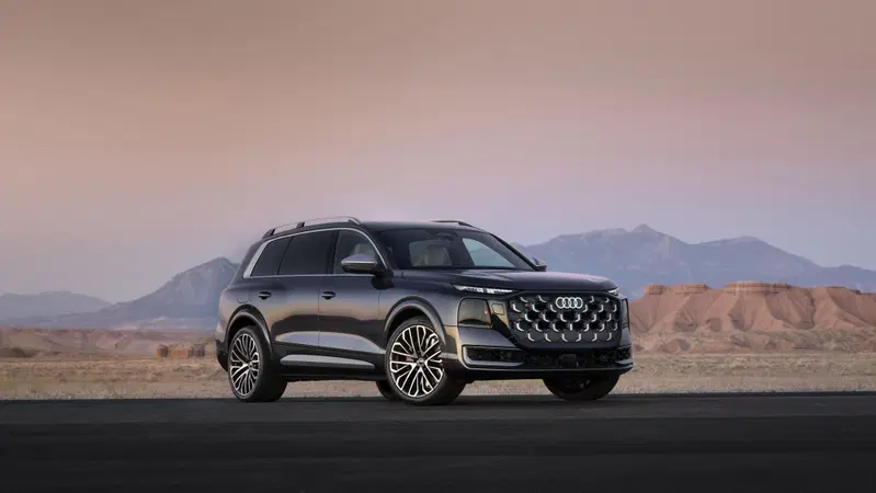 Audi Q9, il nuovo SUV ammiraglia debutta con 7 posti, lusso e tecnologia: &egrave; la pi&ugrave; grande Audi di se