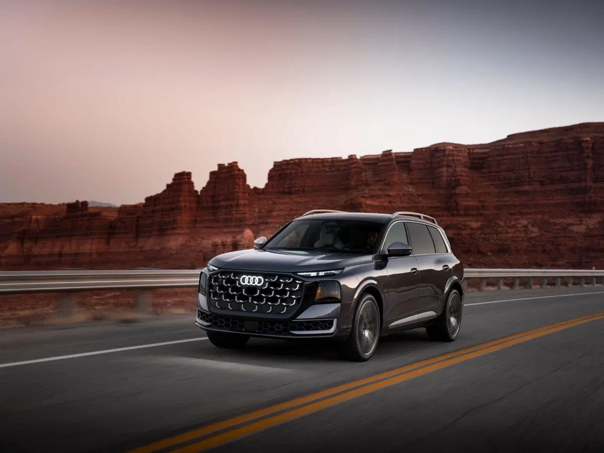 Audi Q9, il nuovo SUV ammiraglia debutta con 7 posti, lusso e tecnologia: è la più grande Audi di se (10)