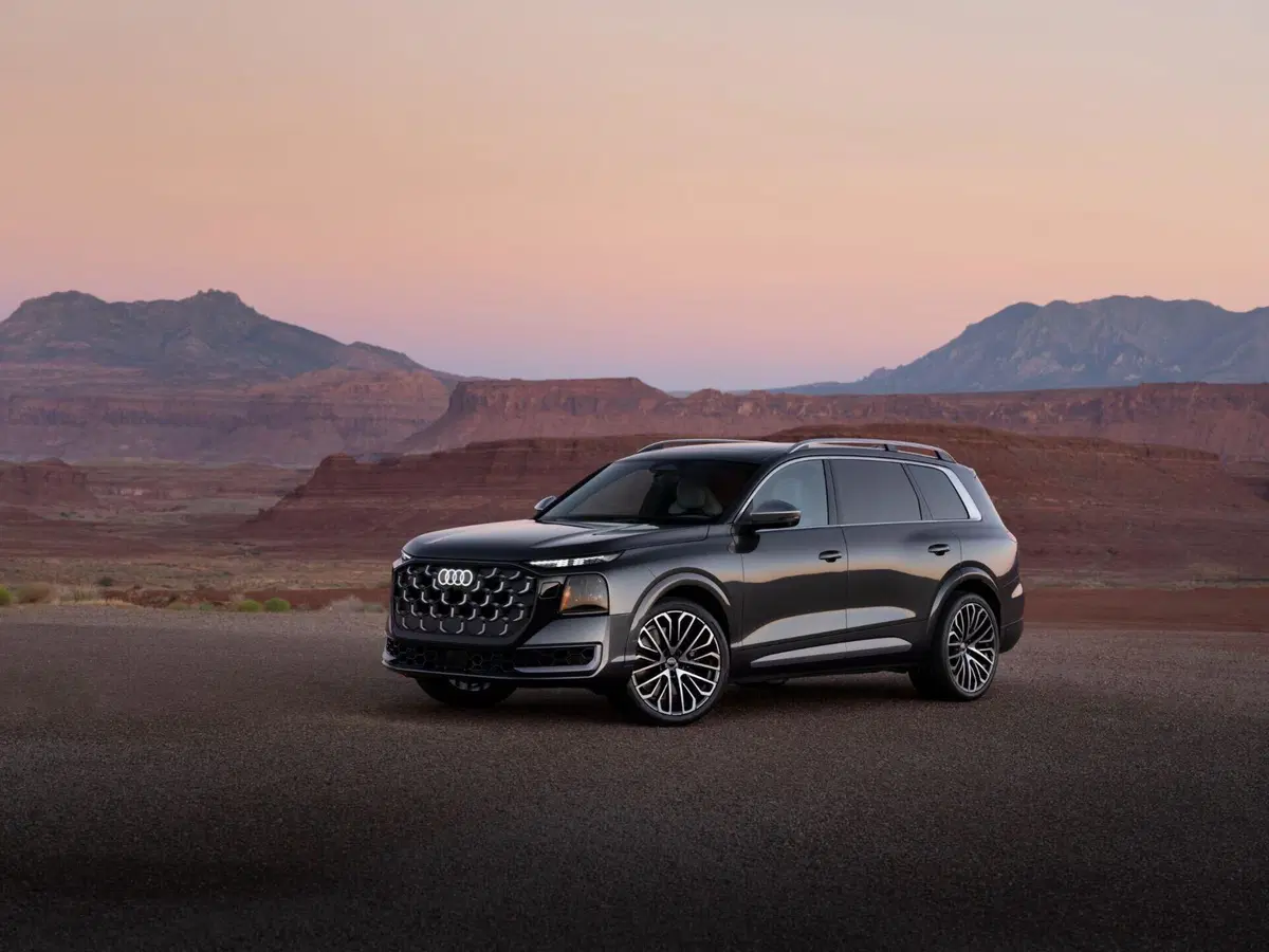 Audi Q9, il nuovo SUV ammiraglia debutta con 7 posti, lusso e tecnologia: è la più grande Audi di se (11)