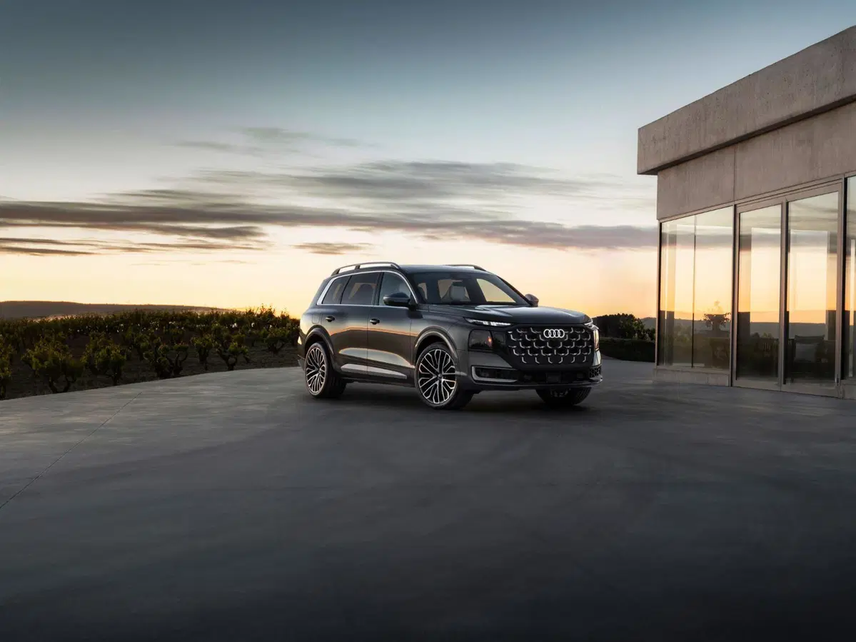 Audi Q9, il nuovo SUV ammiraglia debutta con 7 posti, lusso e tecnologia: è la più grande Audi di se (16)