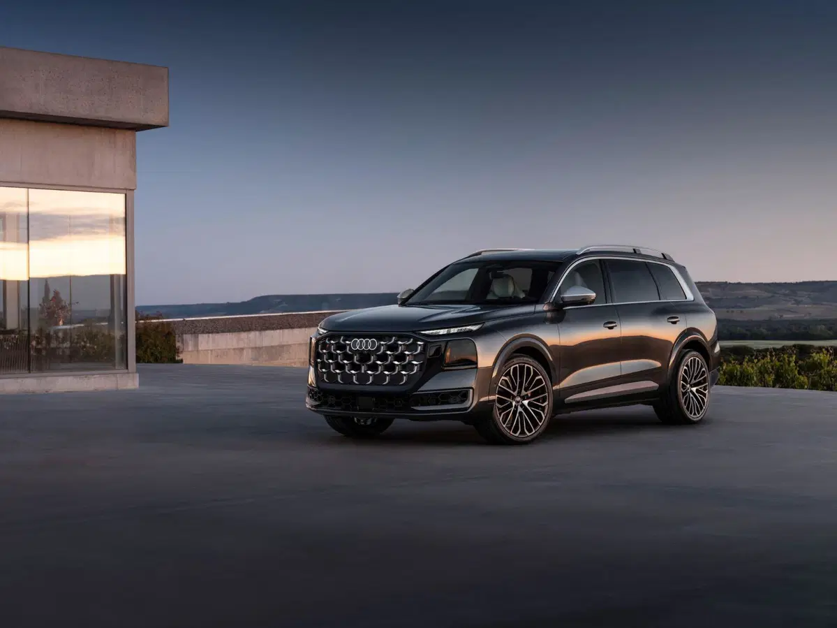Audi Q9, il nuovo SUV ammiraglia debutta con 7 posti, lusso e tecnologia: è la più grande Audi di se (19)