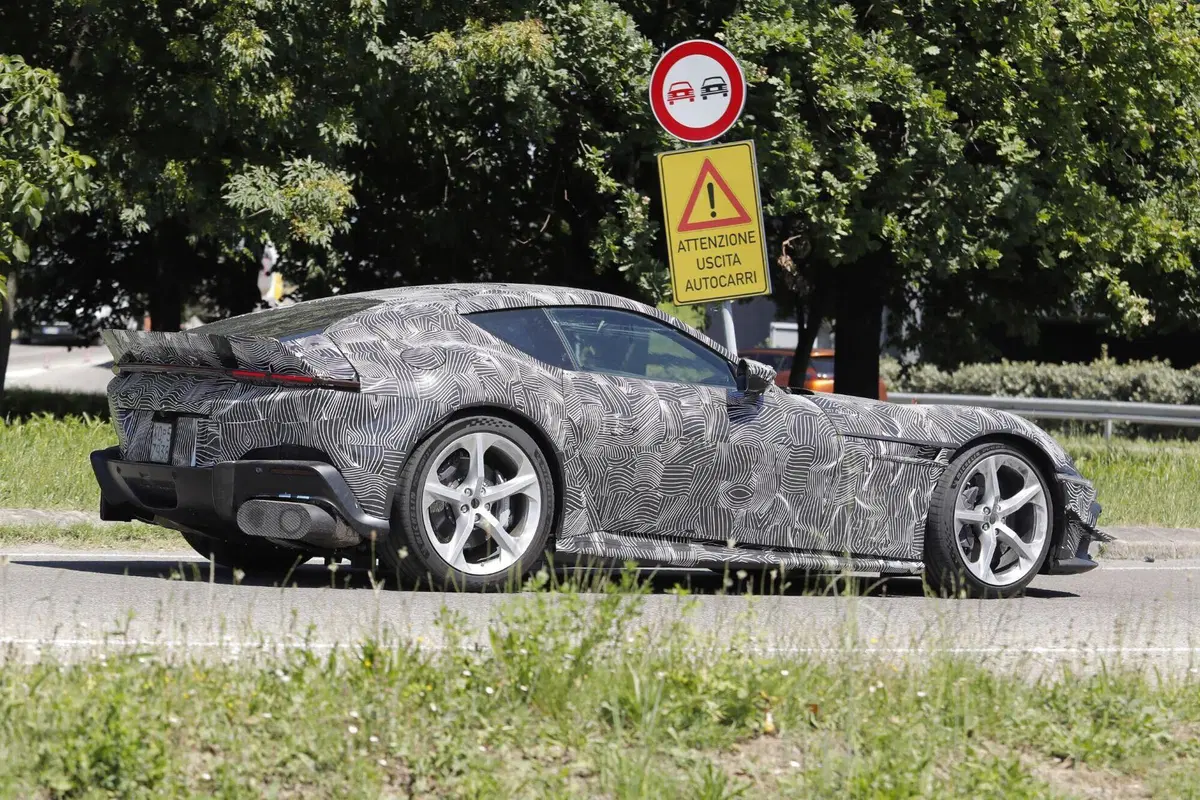 Ferrari 12Cilindri: dopo il finto manuale arriva una Versione Speciale? [Foto Spia] (7)