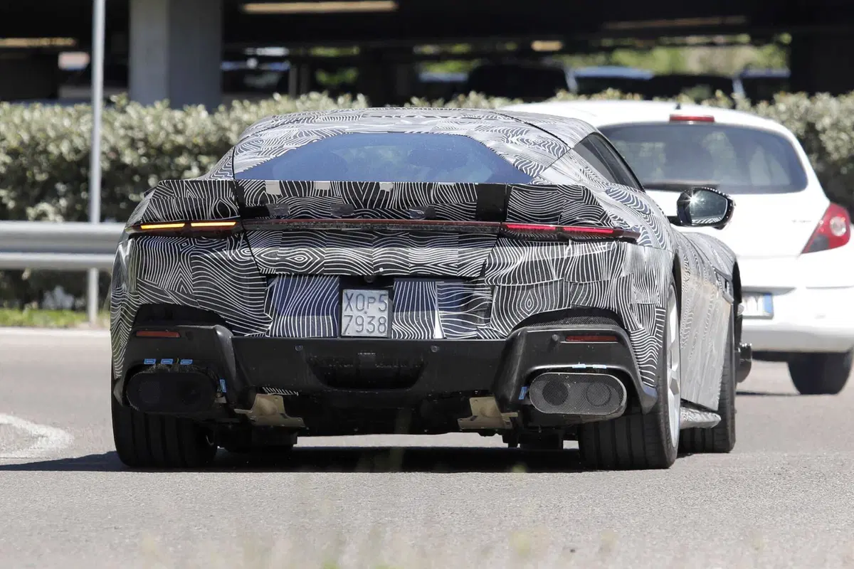 Ferrari 12Cilindri: dopo il finto manuale arriva una Versione Speciale? [Foto Spia] (12)
